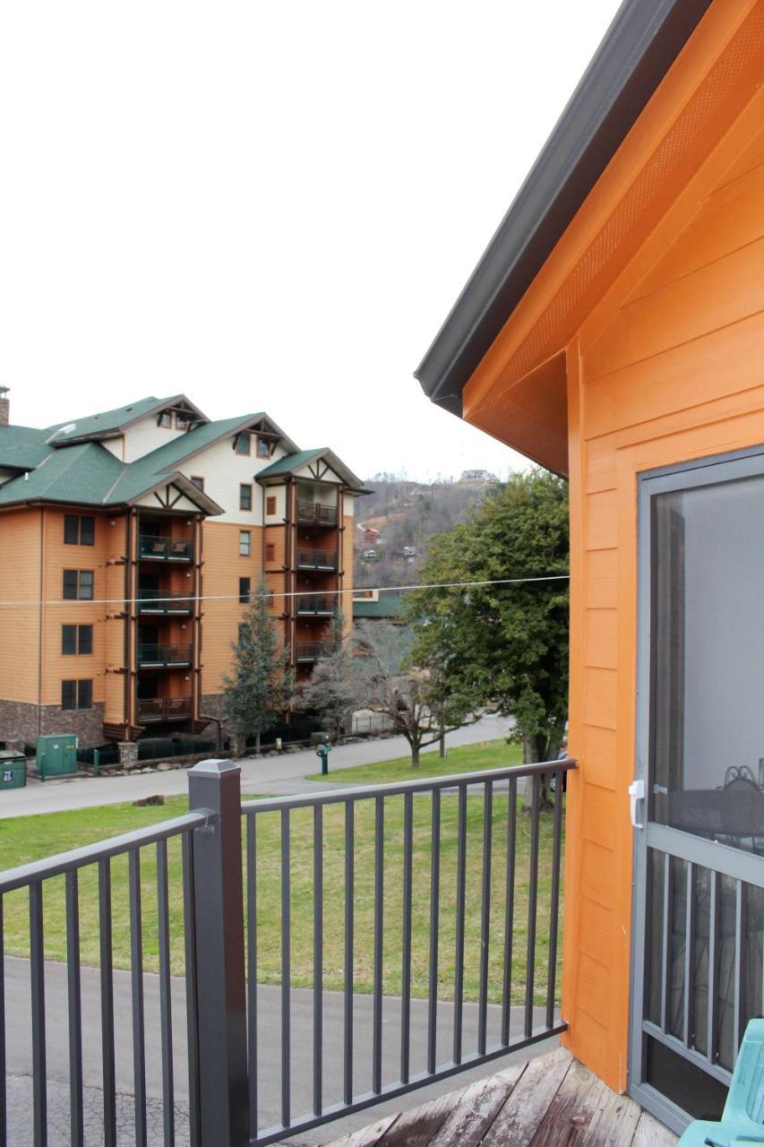 Spacious Downtown Condo Walking Distance To Downtown Gatlinburg Sleeps 6 Guests מראה חיצוני תמונה