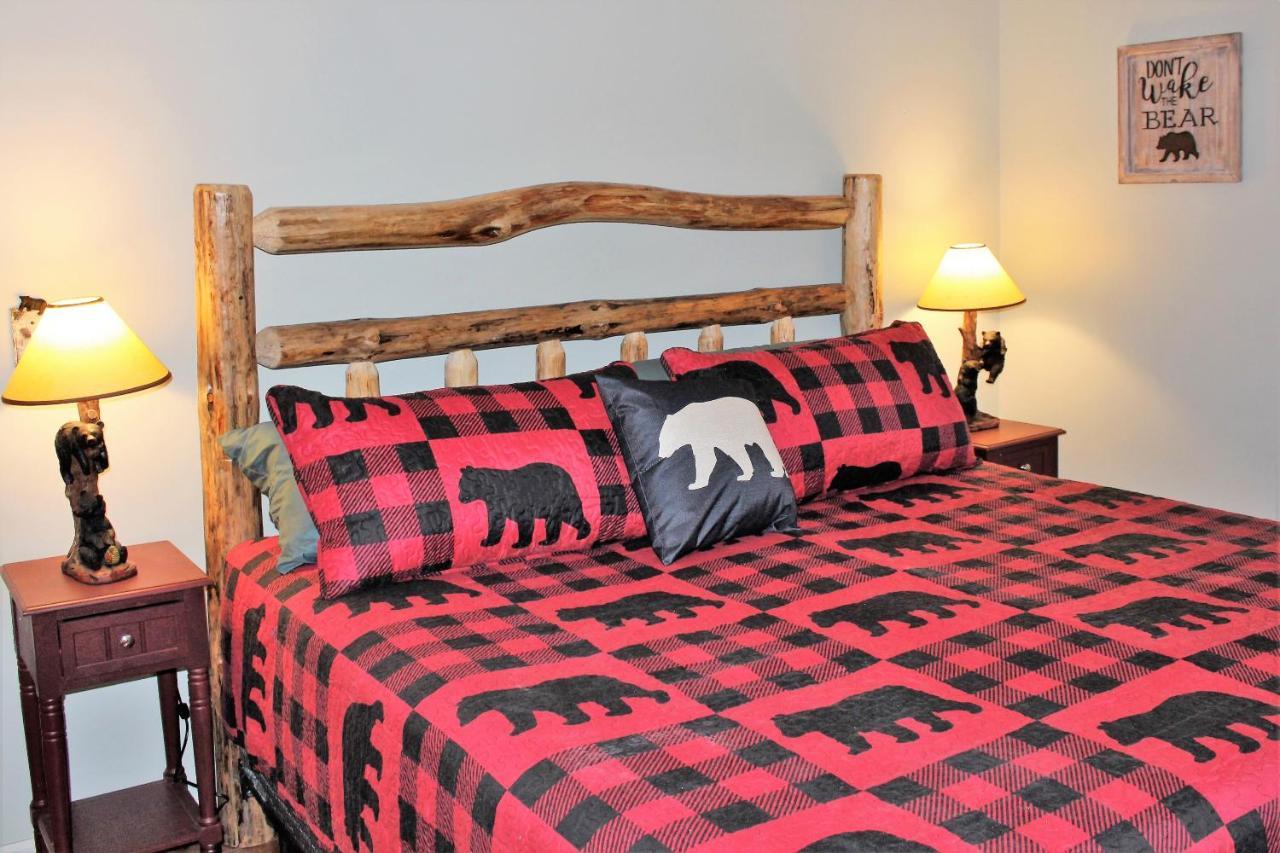 Spacious Downtown Condo Walking Distance To Downtown Gatlinburg Sleeps 6 Guests מראה חיצוני תמונה