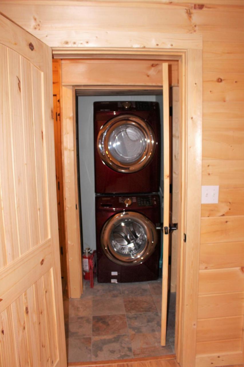 Spacious Downtown Condo Walking Distance To Downtown Gatlinburg Sleeps 6 Guests מראה חיצוני תמונה