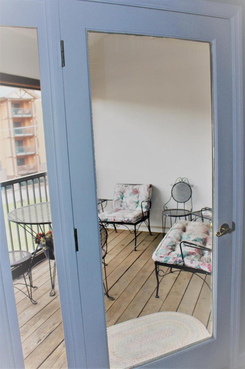 Spacious Downtown Condo Walking Distance To Downtown Gatlinburg Sleeps 6 Guests מראה חיצוני תמונה