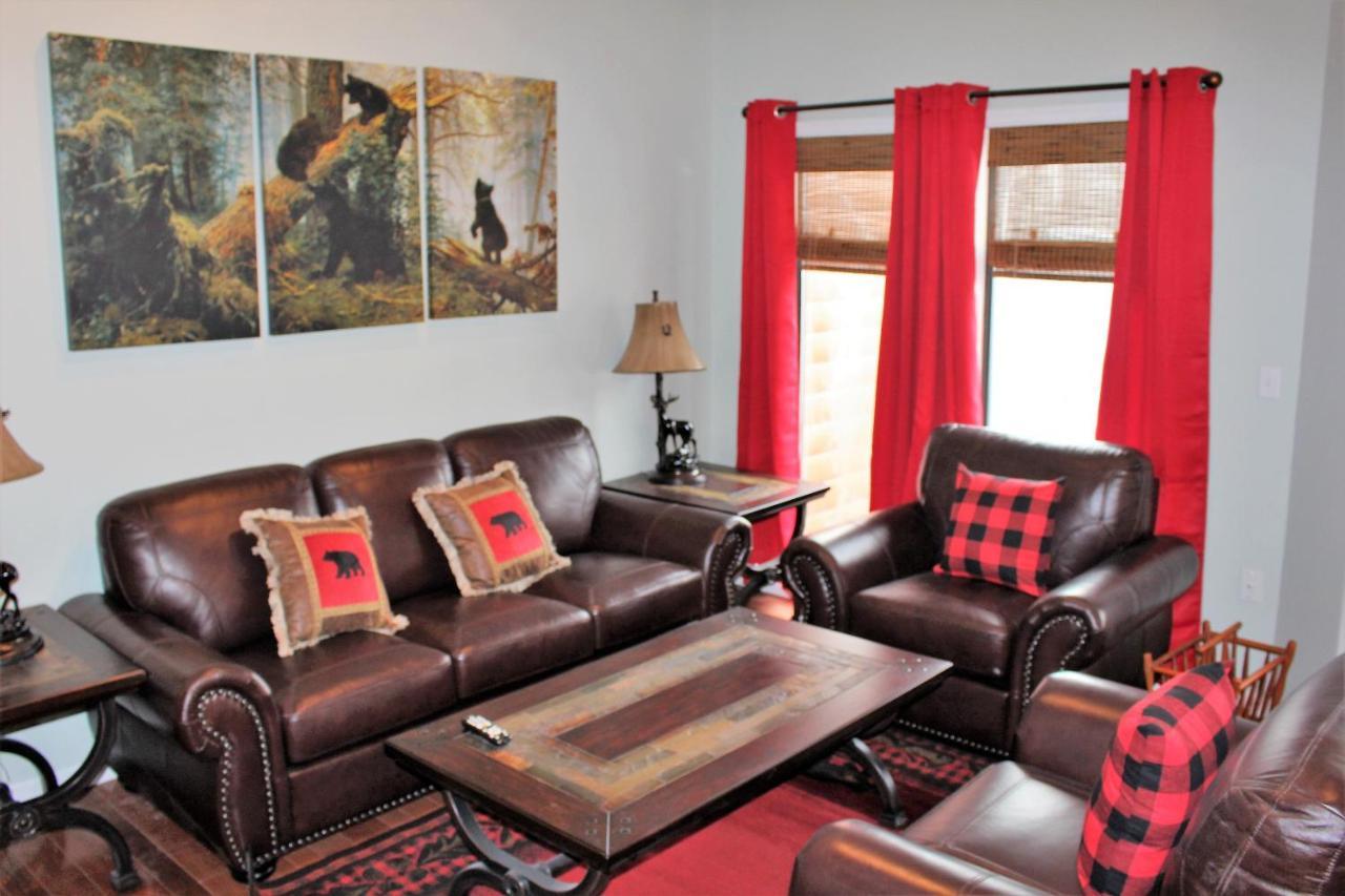 Spacious Downtown Condo Walking Distance To Downtown Gatlinburg Sleeps 6 Guests מראה חיצוני תמונה