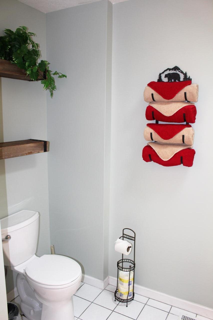 Spacious Downtown Condo Walking Distance To Downtown Gatlinburg Sleeps 6 Guests מראה חיצוני תמונה