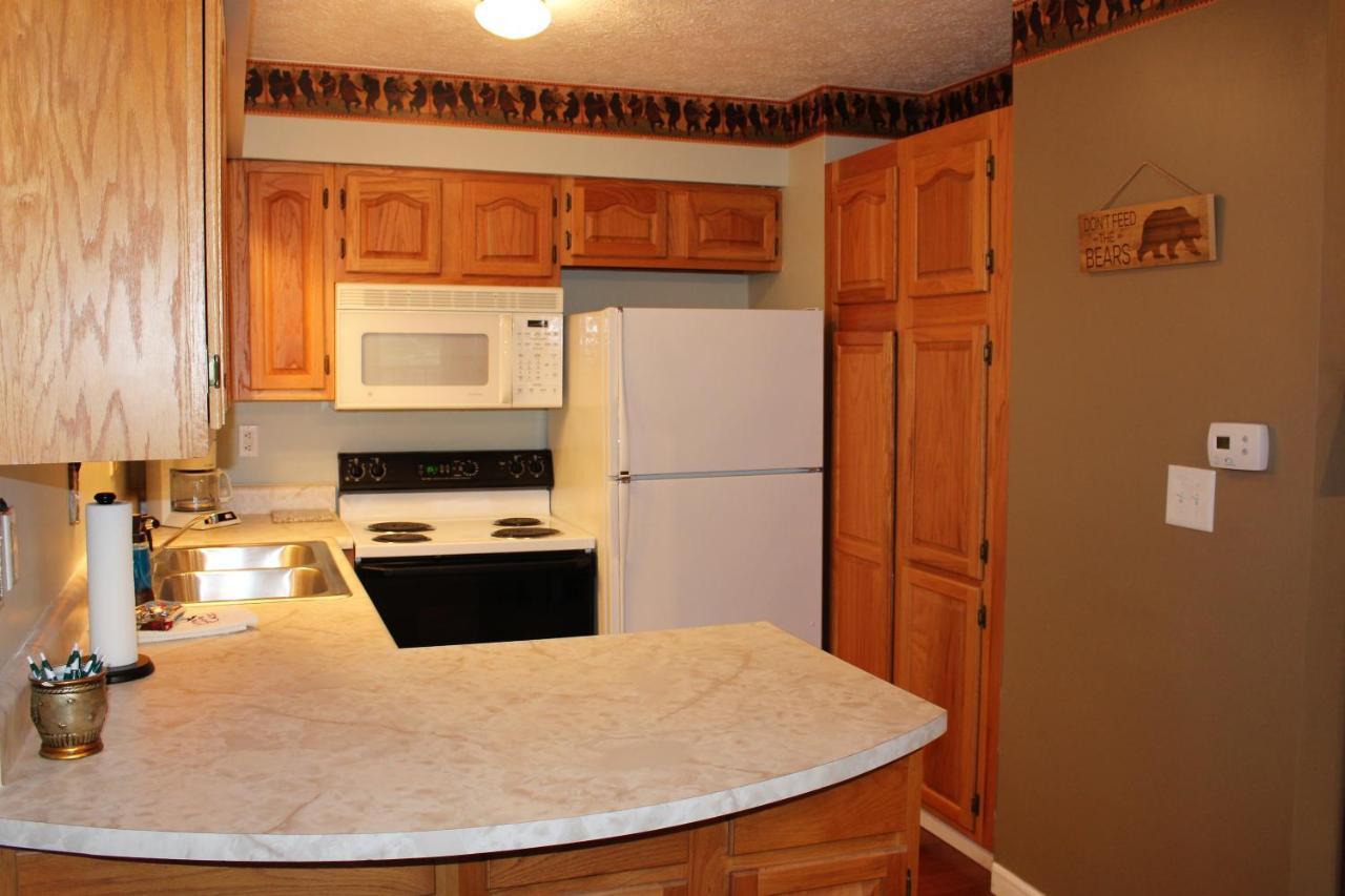 Spacious Downtown Condo Walking Distance To Downtown Gatlinburg Sleeps 6 Guests מראה חיצוני תמונה