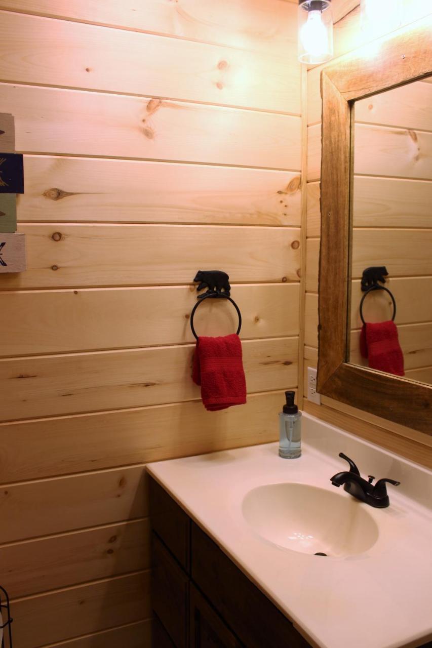 Spacious Downtown Condo Walking Distance To Downtown Gatlinburg Sleeps 6 Guests מראה חיצוני תמונה